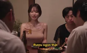 妻子因丈夫带她去乡下，要求丈夫全家发生性关系，然后冷落她，成为淫妇。